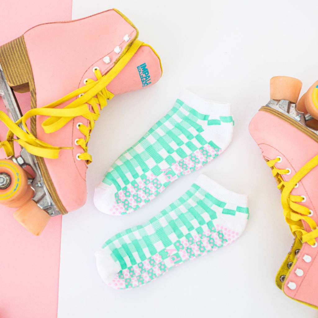 Grippy GRIPPY Gingham Ankle Grippy Socks: Green / S/M - Up to size 8 women's AU sizing