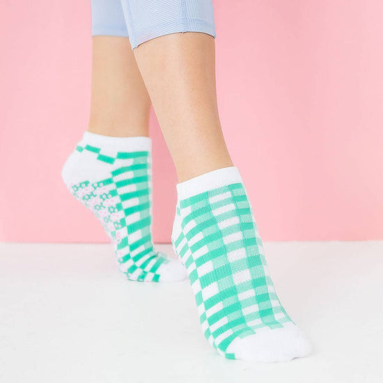 Grippy GRIPPY Gingham Ankle Grippy Socks: Green / S/M - Up to size 8 women's AU sizing