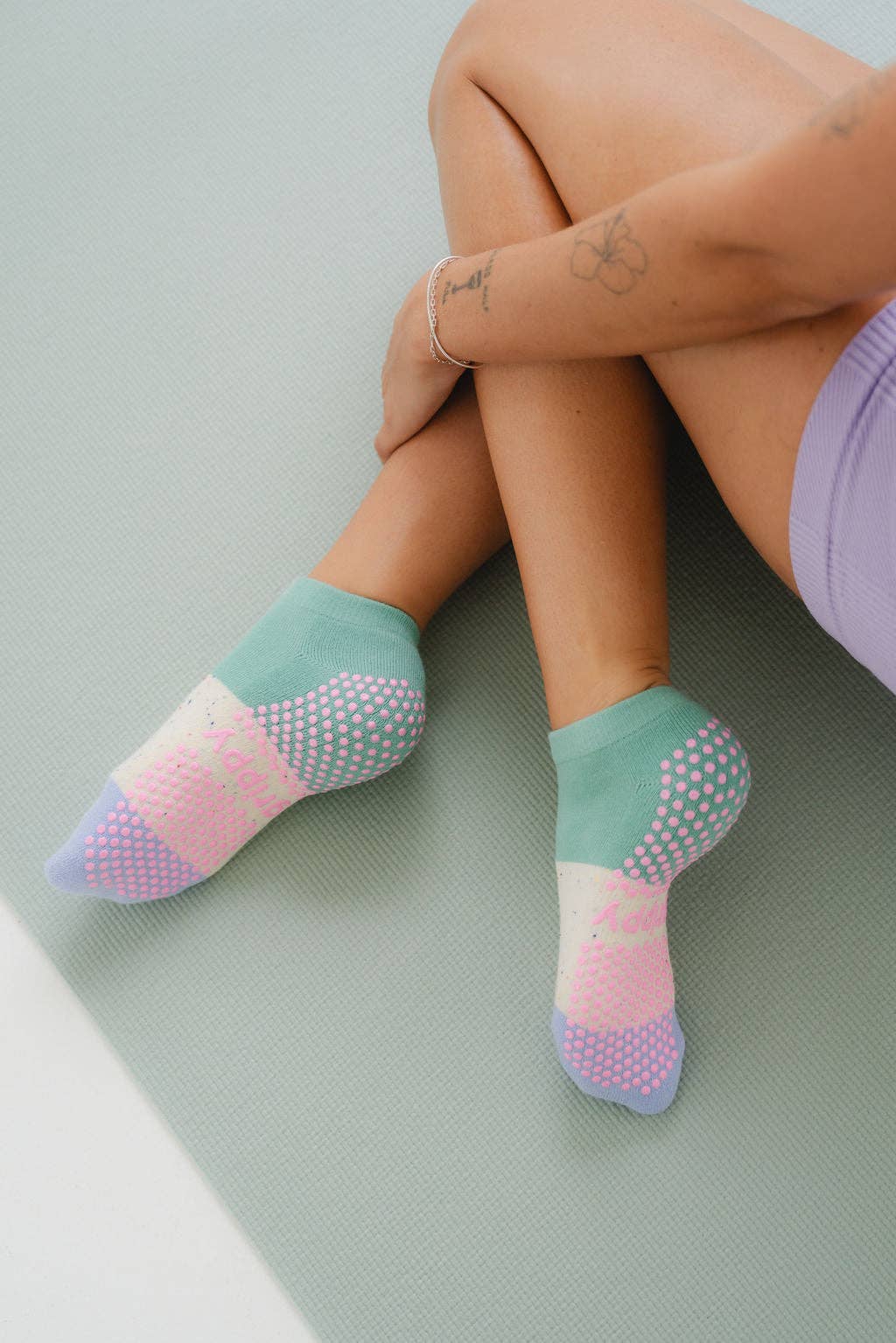 Grippy GRIPPY Neapolitan Ankle Grippy Socks: Mustard + Pink / S/M - Up to size 8 women's AU sizing