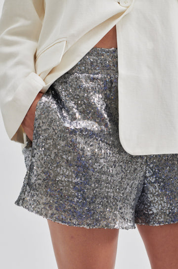 SECOND FEMALE SECOND FEMALE Shine Metallic Short M