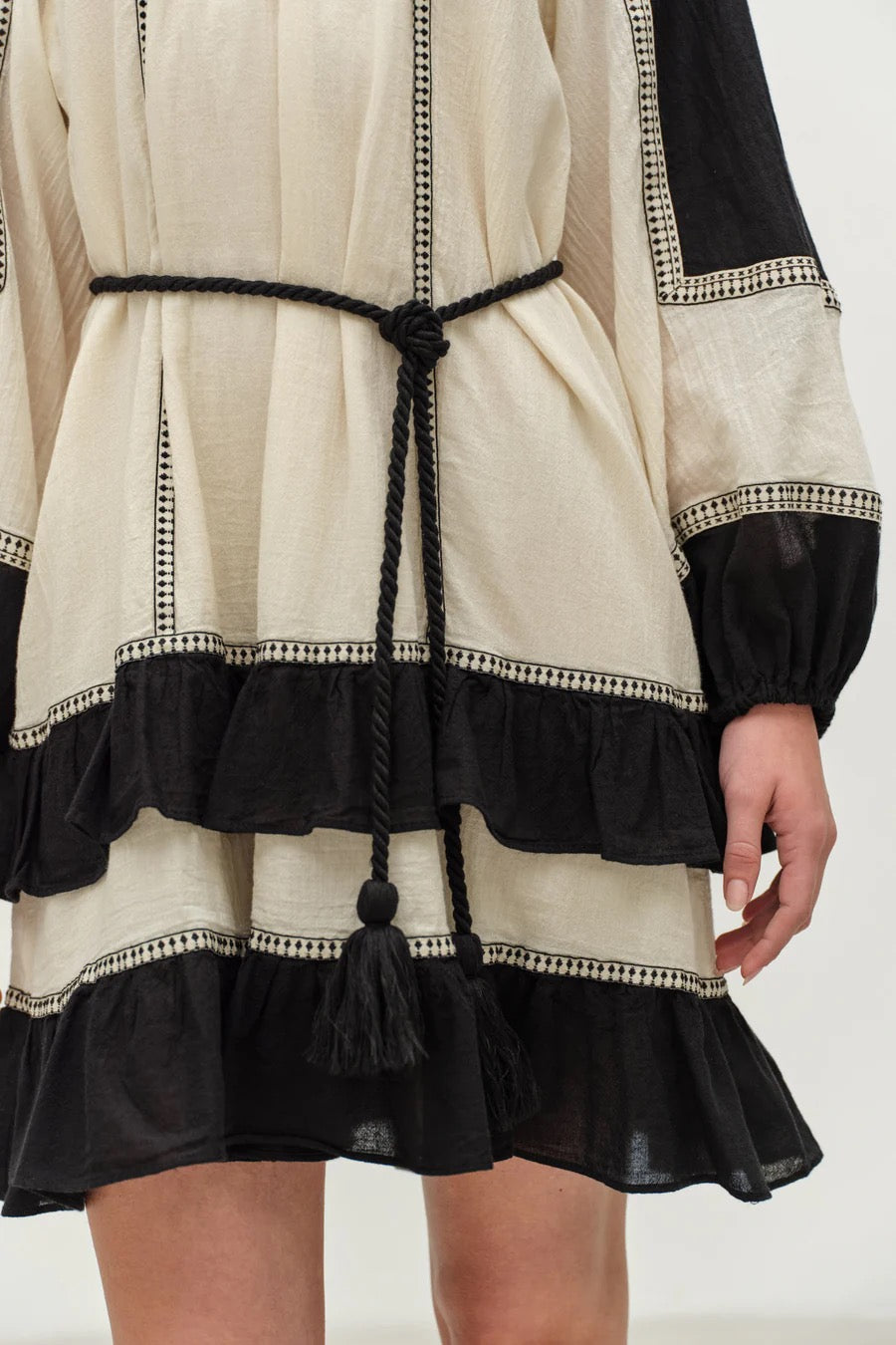 DEVOTION TWINS DEVOTION TWINS Emphasis Dress S