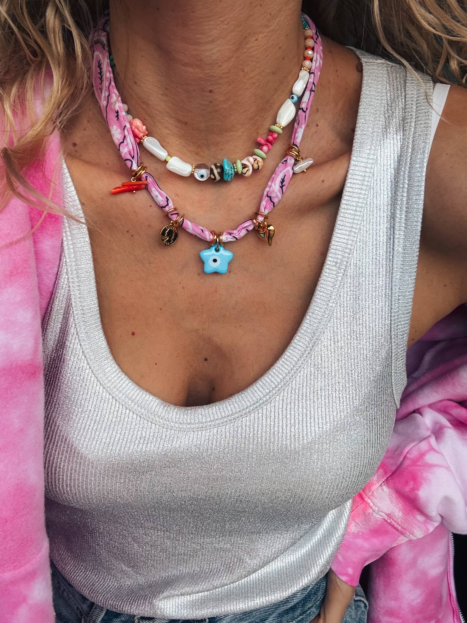 Goupi Goupi - Bohemian pink bandana scarf and colorful beaded necklaces: Beaded necklace