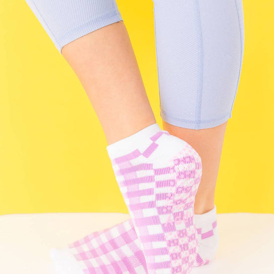 Grippy GRIPPY Gingham Ankle Grippy Socks: Green / M/L - Size 8.5 to 10 women's AU sizing