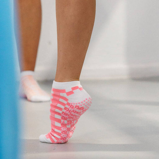 Grippy GRIPPY Gingham Ankle Grippy Socks: Green / S/M - Up to size 8 women's AU sizing