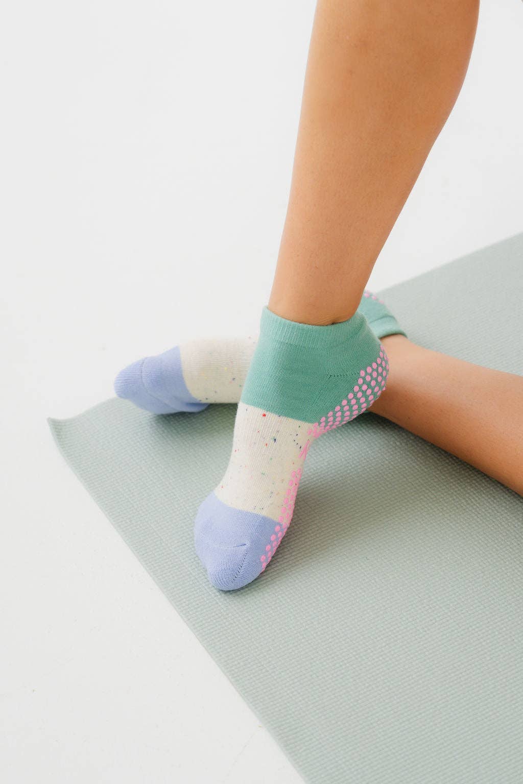 Grippy GRIPPY Neapolitan Ankle Grippy Socks: Mustard + Pink / S/M - Up to size 8 women's AU sizing