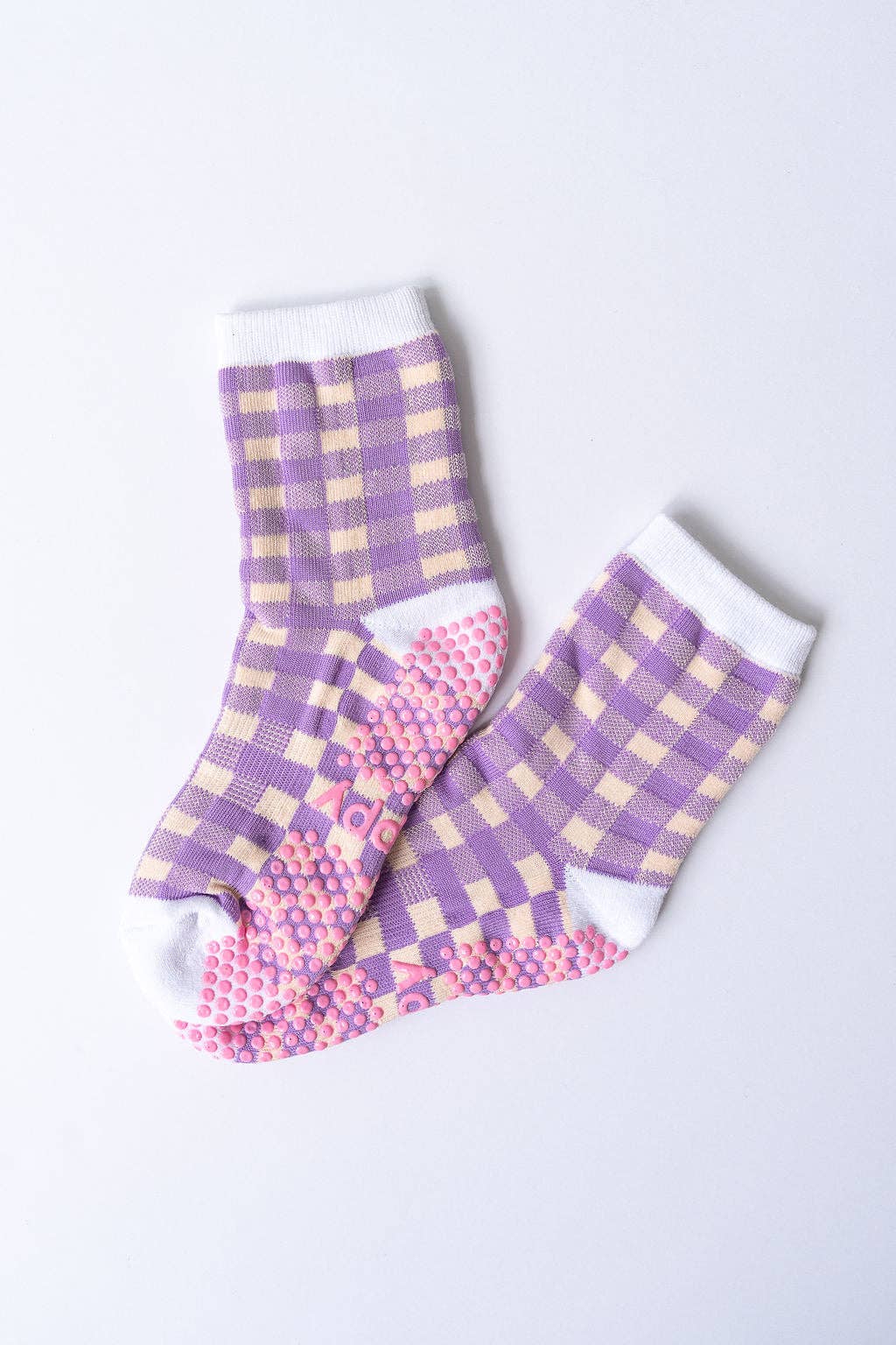 Grippy GRIPPY Rainbow Gingham Grippy Socks: Peach + Purple / M/L - Size 8.5 to 10.5 women's AU sizing