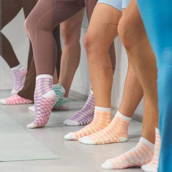 Grippy GRIPPY Rainbow Gingham Grippy Socks: Peach + Purple / S/M - Up to size 8 women's AU sizing