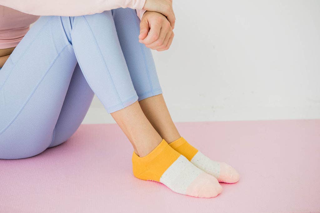 Grippy Grippy - Neapolitan: Mustard + Pink / M/L - Size 8.5 to 10 women's AU sizing