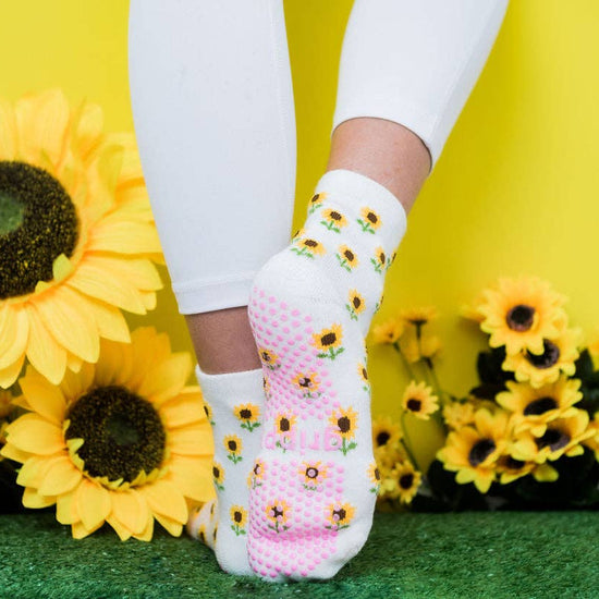 Grippy Grippy - Sunflower: M/L - Size 8.5 to 10 women's AU sizing