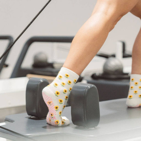 Grippy Grippy - Sunflower: M/L - Size 8.5 to 10 women's AU sizing