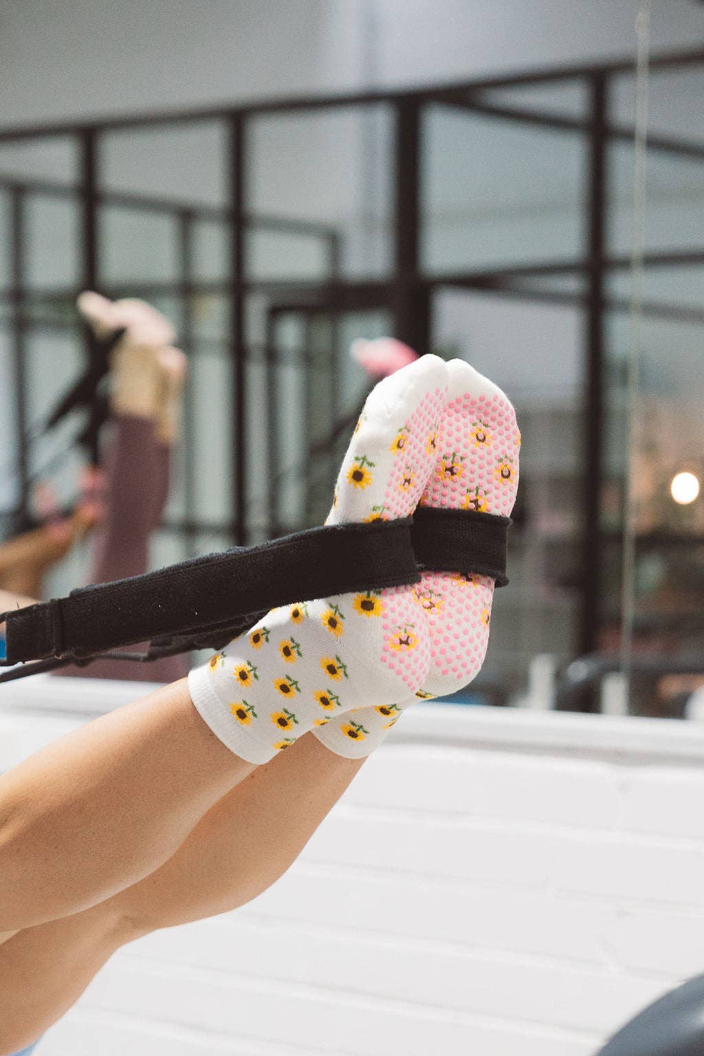 Grippy Grippy - Sunflower: M/L - Size 8.5 to 10 women's AU sizing