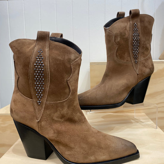 Laura Bellariva LAURA BELLARIVA Cuban Heel Suede Boot