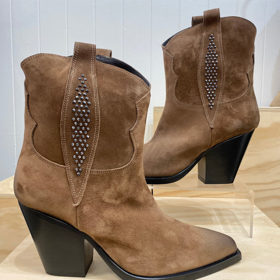 Laura Bellariva LAURA BELLARIVA Cuban Heel Suede Boot