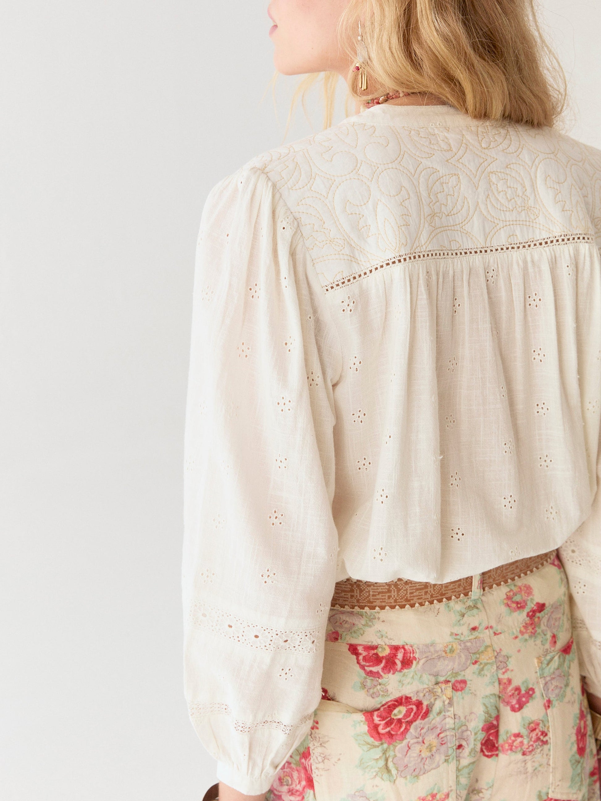 MAISON HOTEL MAISON HOTEL Colette Blouse