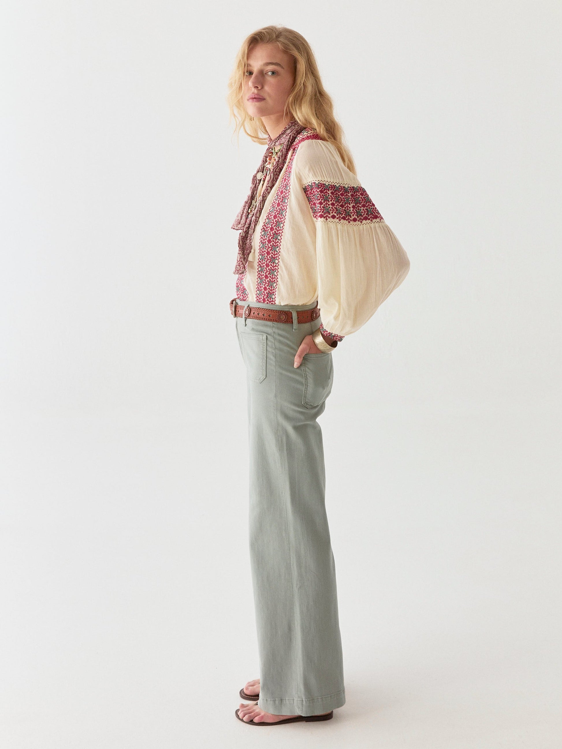 MAISON HOTEL MAISON HOTEL Dion Blouse