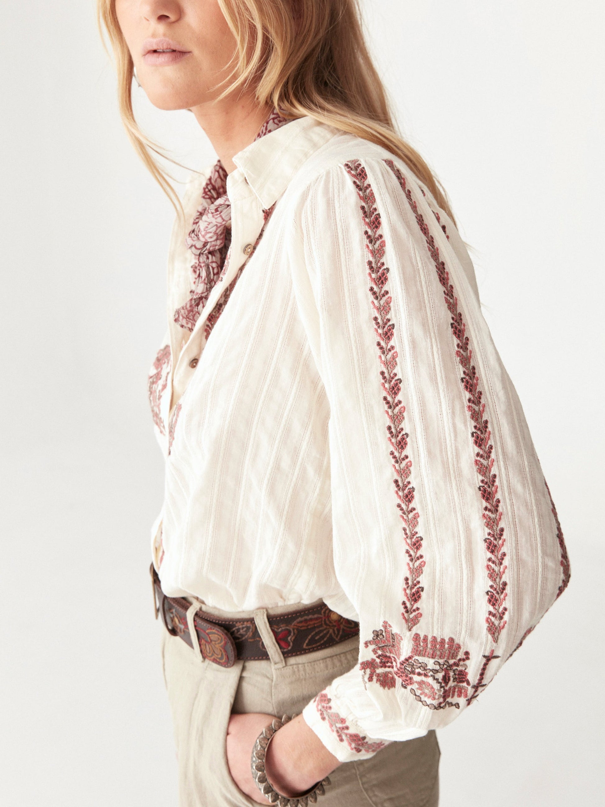 MAISON HOTEL MAISON HOTEL Linda Blouse