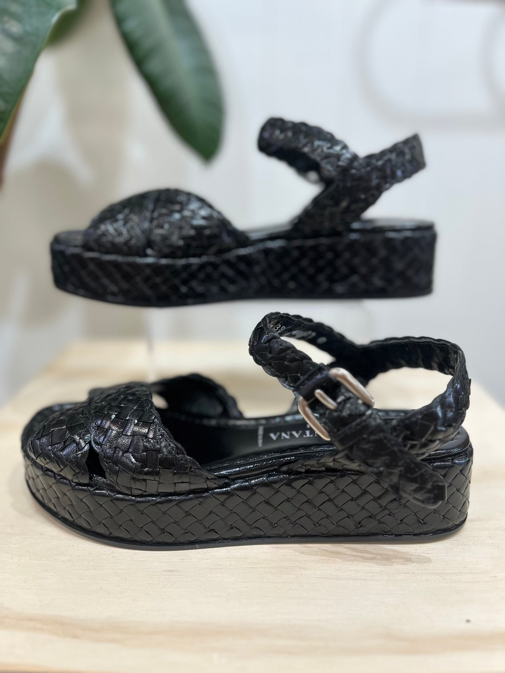 PONS PONS Woven Crossover Sandal
