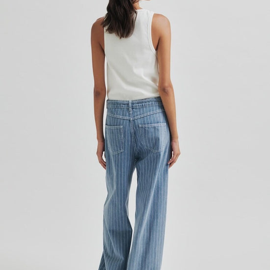 SECOND FEMALE SECOND FEMALE Layne Jean