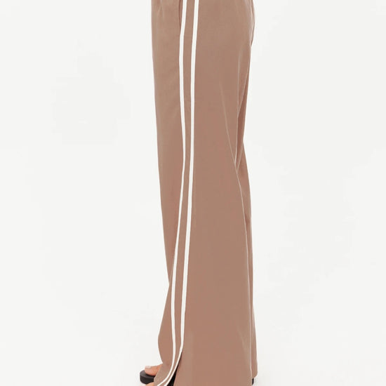 THE UPSIDE THE UPSIDE Juliet Pant