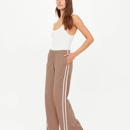 THE UPSIDE THE UPSIDE Juliet Pant